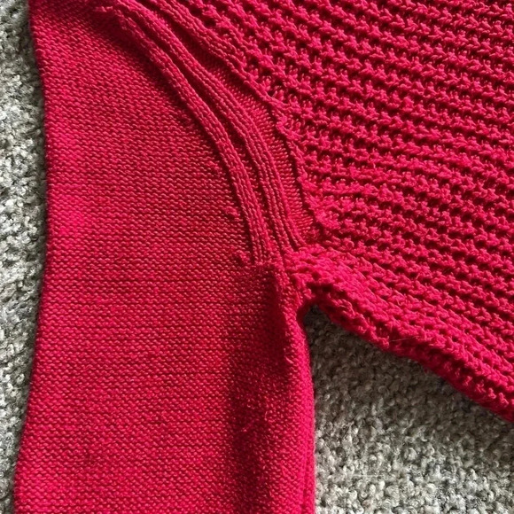DKNY RED V NECK KNIT SWEATER SIZE MEDIUM - Picture 9 of 13